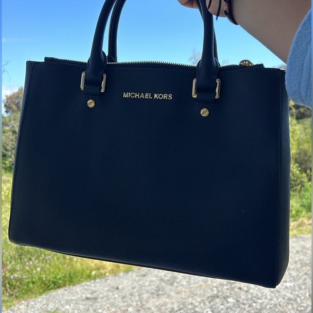 Micheal Kors Sutton Navy Blue Saffiano Leather Satchel Bag.